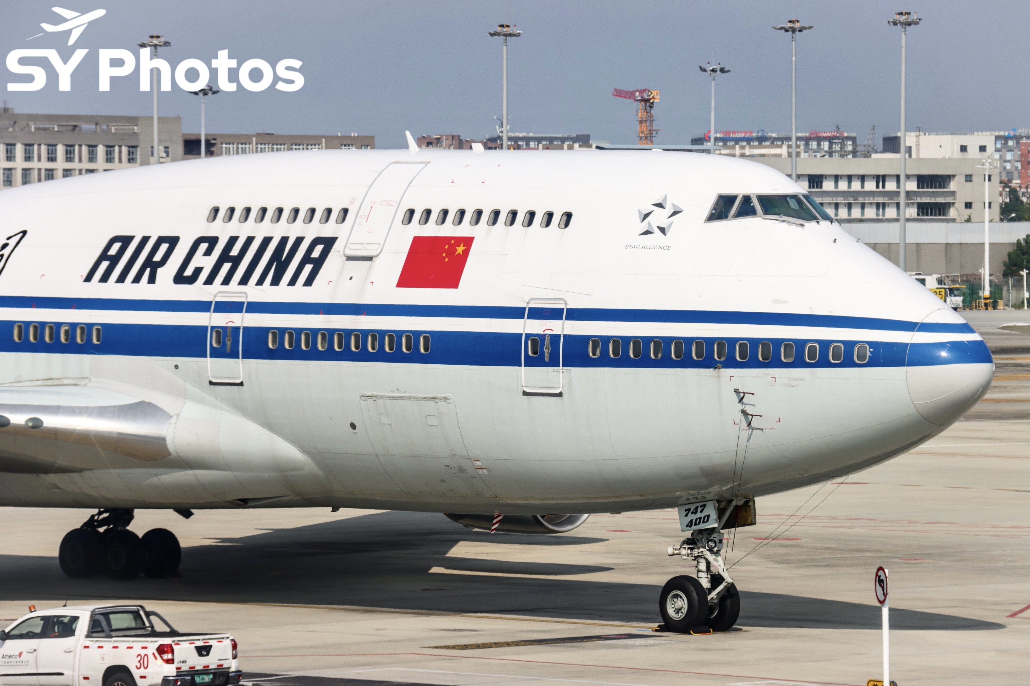 一年前在双流机场停场退役的2445